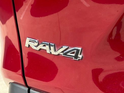 Used 2022 Toyota RAV4 XLE Premium AWD/4WD image 13