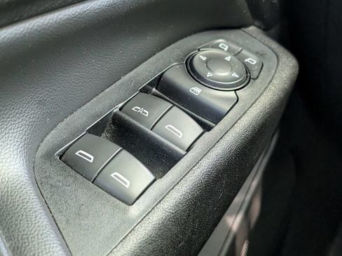 Used 2019 Chevrolet Equinox LT FWD image 16