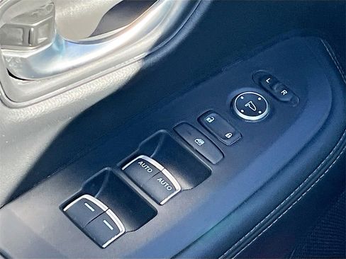 Used 2024 Honda HR-V EX-L image 17