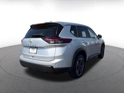 Used 2025 Nissan Rogue SV FWD image 14