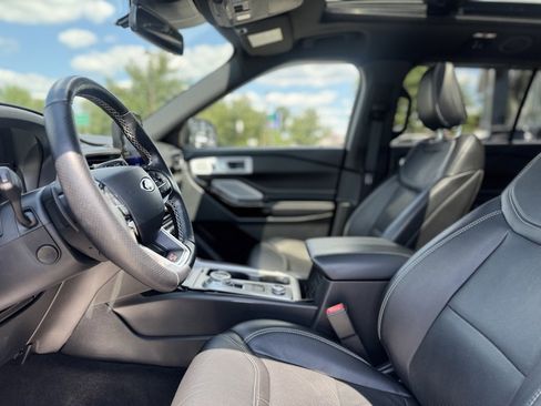 Used 2022 Ford Explorer ST w/ Equipment Group 401A image 16