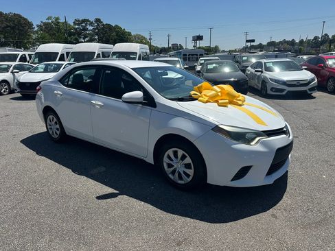 Used 2015 Toyota Corolla L FWD image 11