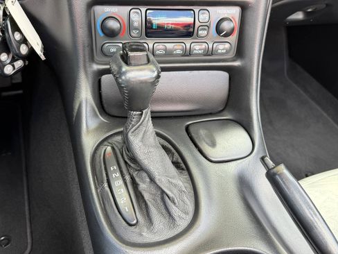Used 2002 Chevrolet Corvette Convertible w/ Preferred Equipment Group2 RWD image 23
