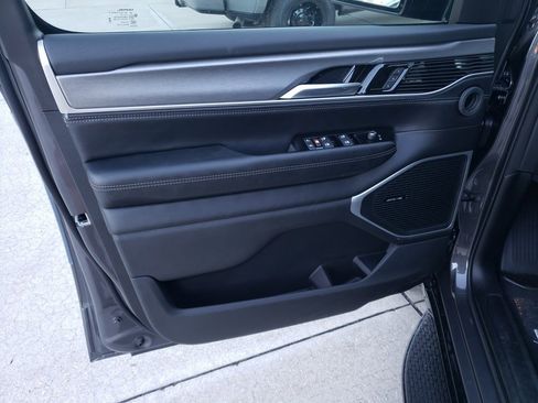 New 2025 Jeep Wagoneer Series II image 9