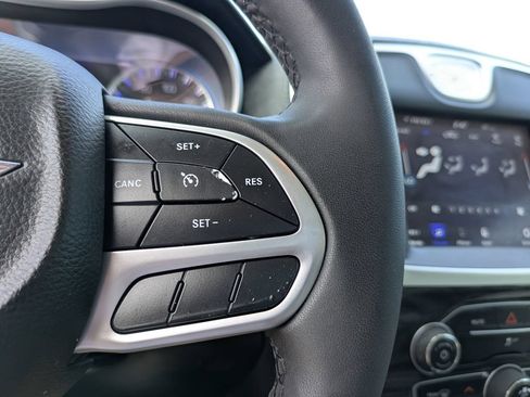 Used 2022 Chrysler 300 Touring RWD image 25