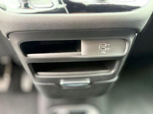 New 2026 Chrysler Pacifica Select AWD/4WD image 25