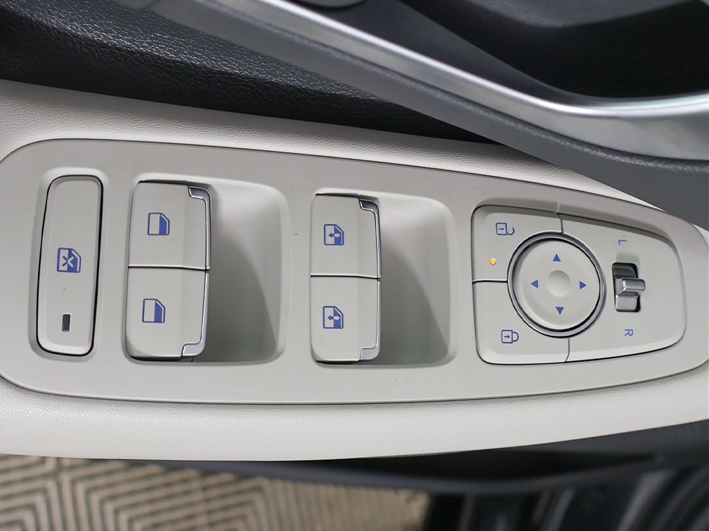 Certified 2026 Hyundai Sonata SEL AWD/4WD image 30