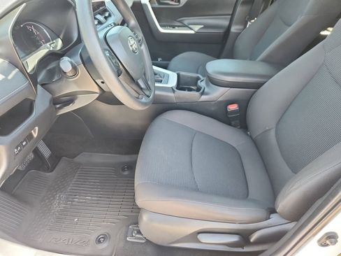 Used 2023 Toyota RAV4 LE AWD/4WD image 8