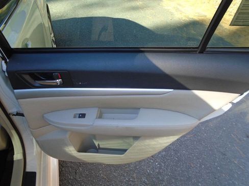 Used 2013 Subaru Legacy 2.5i Premium w/ All-Weather Pkg + Moonroof image 21