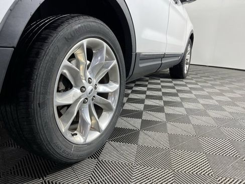 Used 2014 Ford Explorer XLT w/ Equipment Group 202A image 5