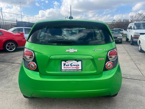 Used 2016 Chevrolet Sonic LT w/ Fun and Sun Package image 4