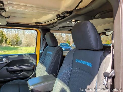 Used 2021 Jeep Wrangler Sport AWD/4WD image 10