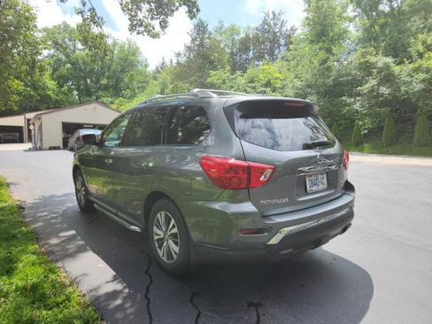 Used 2020 Nissan Pathfinder SV AWD/4WD image 6