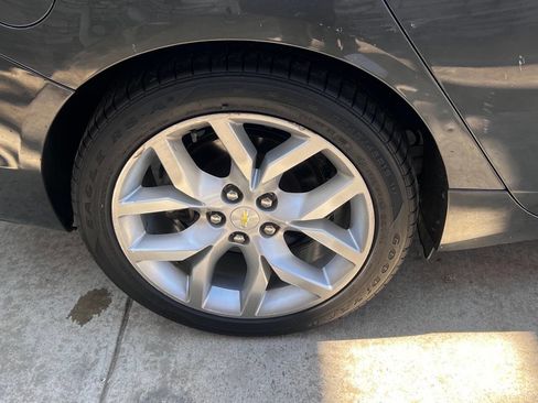 Used 2015 Chevrolet Impala LTZ FWD image 10