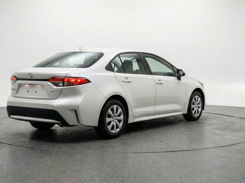 Used 2025 Toyota Corolla LE FWD image 9