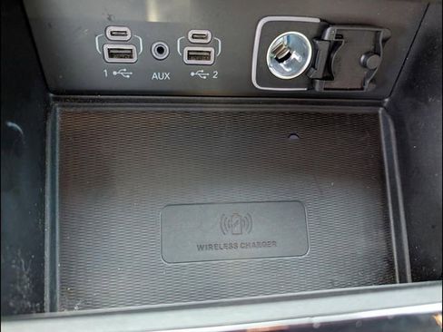 Used 2023 Jeep Grand Cherokee Altitude AWD/4WD image 16