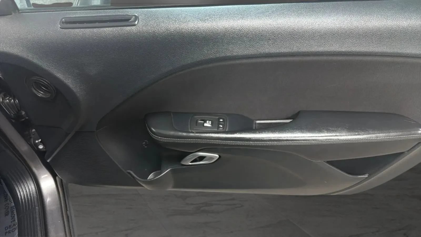 Used 2016 Dodge Challenger SXT RWD image 17