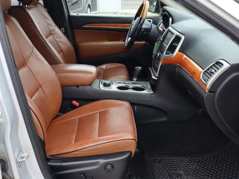 Used 2012 Jeep Grand Cherokee Overland image 18