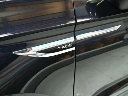 Used 2024 Volkswagen Taos SE image 14