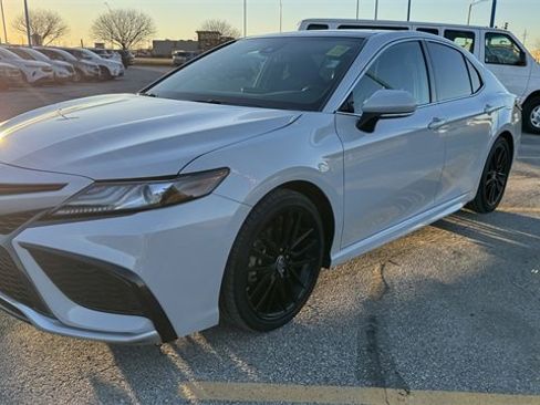 Used 2023 Toyota Camry XSE image 4