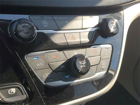 Used 2018 Chrysler Pacifica LX w/ Tire & Wheel Group image 27