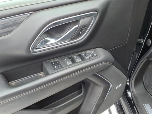 Used 2022 GMC Yukon SLT w/ SLT Luxury Package image 17