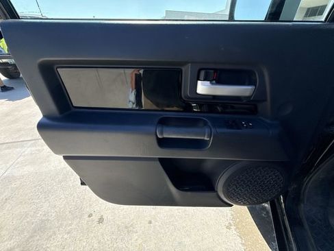 Used 2012 Toyota FJ Cruiser 4WD w/ Upgrade Pkg image 13