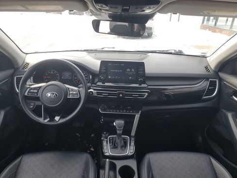 Used 2021 Kia Seltos EX image 25