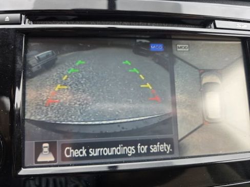 Used 2015 Nissan Rogue SV w/ SV Premium Package FWD image 17