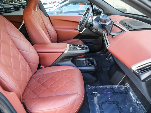 Used 2025 BMW iX xDrive50 image 12