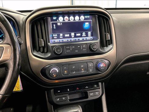 Used 2018 GMC Canyon Denali image 6