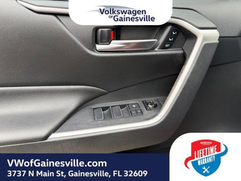 Used 2019 Toyota RAV4 XLE Premium image 14