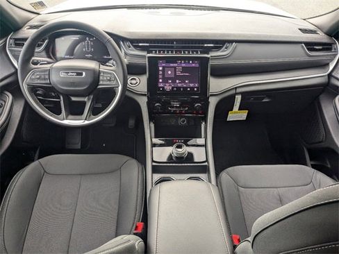 New 2025 Jeep Grand Cherokee L Laredo image 14