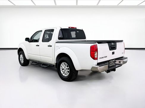 Used 2018 Nissan Frontier SV image 6