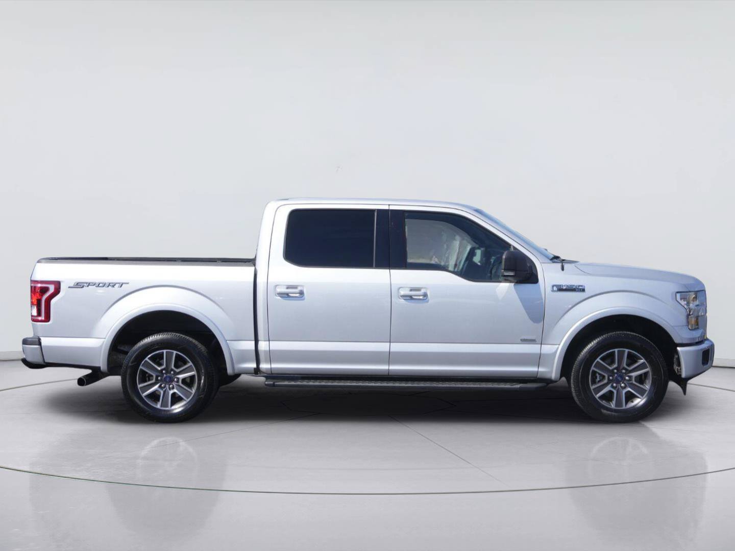Used 2017 Ford F150 XLT w/ Equipment Group 302A Luxury RWD image 5