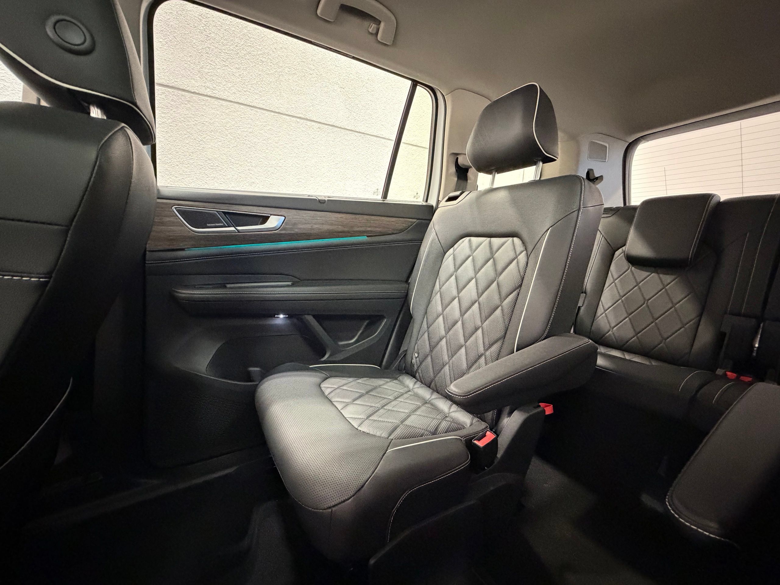 New 2025 Volkswagen Atlas SEL Premium R-Line AWD/4WD image 37