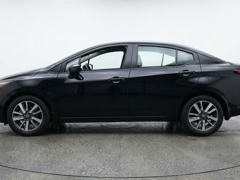 Used 2025 Nissan Versa SV image 5