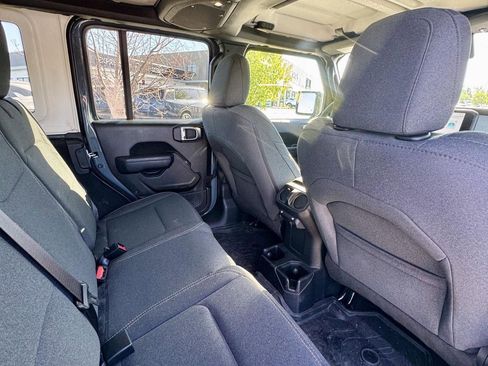 Used 2024 Jeep Wrangler Sport S image 13