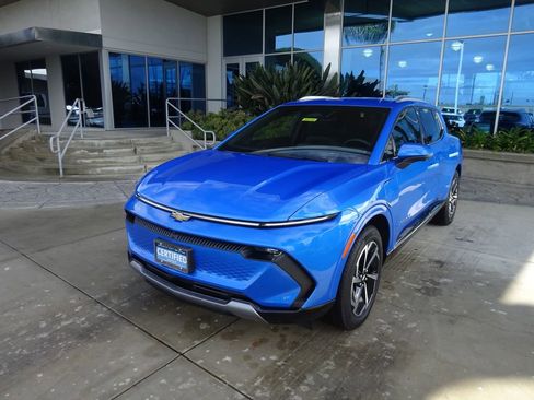 Certified 2025 Chevrolet Equinox EV LT w/ Convenience Package image 4