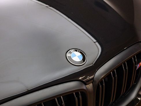 Used 2026 BMW X5 M60i w/ Executive Package image 9