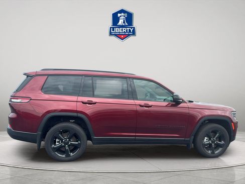 New 2025 Jeep Grand Cherokee L Altitude AWD/4WD image 13