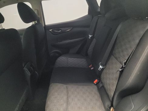 Used 2018 Nissan Rogue Sport SV image 18