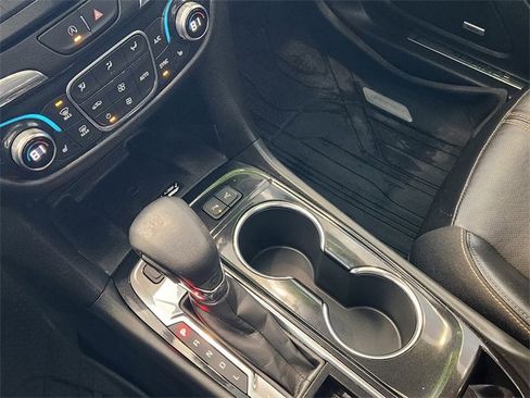 Used 2022 Chevrolet Equinox Premier image 25