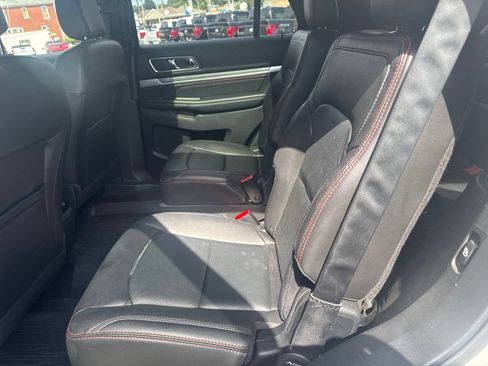 Used 2018 Ford Explorer Sport w/ Equipment Group 401A AWD/4WD image 11