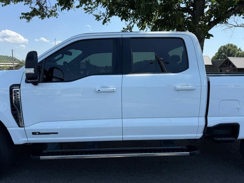 Used 2025 Ford F250 Lariat AWD/4WD image 39