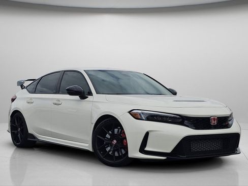 Used 2023 Honda Civic Type R image 2