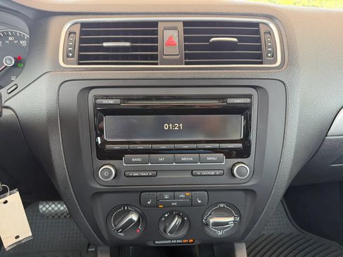 Used 2014 Volkswagen Jetta SE FWD image 18
