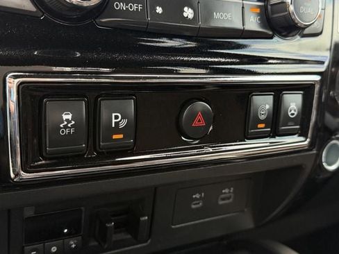 Used 2024 Nissan Titan Platinum Reserve w/ Moonroof Package image 24