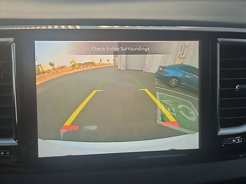 Used 2023 Chrysler Pacifica Touring-L FWD image 14
