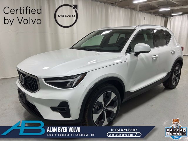 Certified 2025 Volvo XC40 B5 Plus AWD/4WD image 1